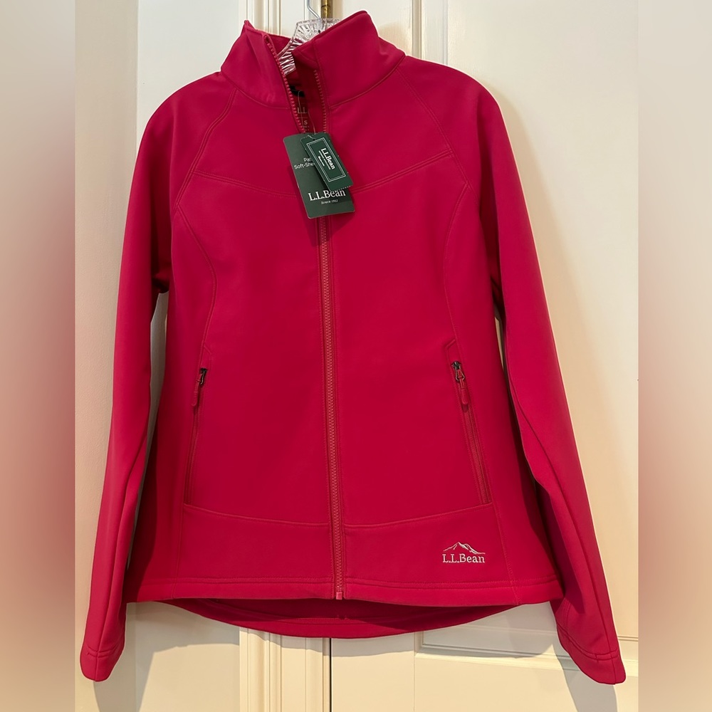 LL Bean Pathfinder Soft Shell Jacket. S. NWT.